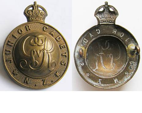 B10/003. JUNIOR CADETS GVR, brass cap badge, KC