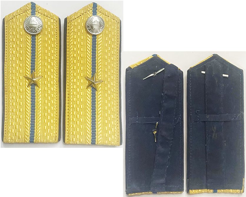 CAM241. P.R.  OF KAMPUCHEA AIR FORCE THIRD LIEUT. SHOULDER STRAP