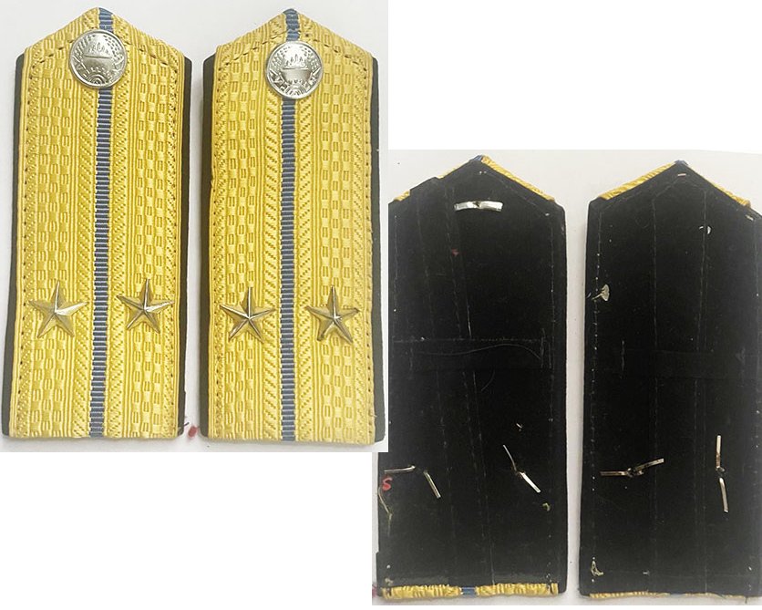 CAM243. P.R. OF KAMPUCHEA NAVY SUB- LIEUTENANT SHOULDER STRAPS