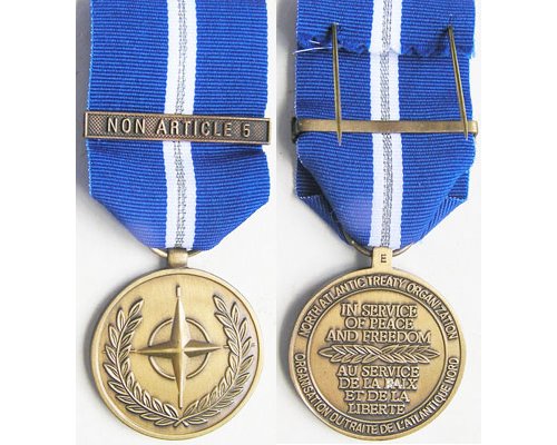 CM0668. NATO MEDAL With clasp NON ARTICLE 5 – Unnamed as issued
