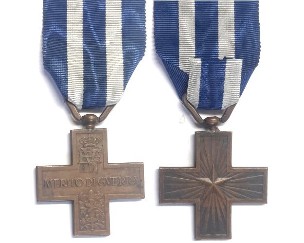 FM0703. ITALIAN CROSS OF MERIT, World War Two period