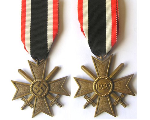 FM0324. WAR MERIT CROSS 2nd Class 1939 with swords