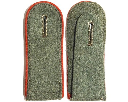 GC1242. WEHRMACHT ARTILLERY SOLDIER SHOULDER STRAP, slip-on type